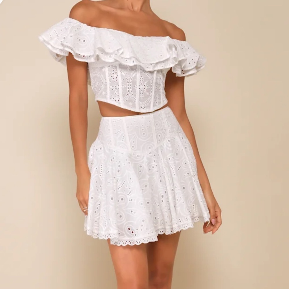Lulu’s Eyelet Set